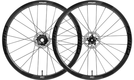 Komplet kół DRIFT SET FCC (36MM) SP 24H/24H MBL DT240 EXP 2:1 DBCL 12MM TA (opona)