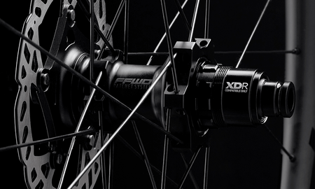 Komplet kół TYRO (45MM) SP 24H/24H UD GREY 1:1 DBCL 12MM TA (opona)