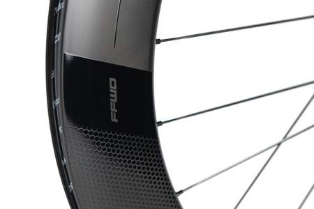 Komplet kół RYOT77 SET FCC (55MM) SP 24H/24H MBL FFWD TWO-ONE DBCL 12MM TA (opona)