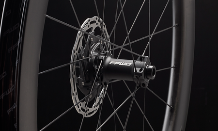 Komplet kół RYOT44 SET FCC (44MM) SP 24H/24H MBL DT240 EXP 2:1 DBCL 12MM TA (opona)