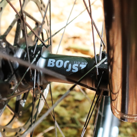 Komplet kół OUTLAW Cannondale LEFTY SET FCC (29I) SP 28H/28H FFWD BOOST DBCL 15/12MM TA (opona)