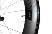 Komplet kół RYOT77 SET FCC (55MM) SP 24H/24H MBL DT240 EXP DBCL 12MM TA (opona)